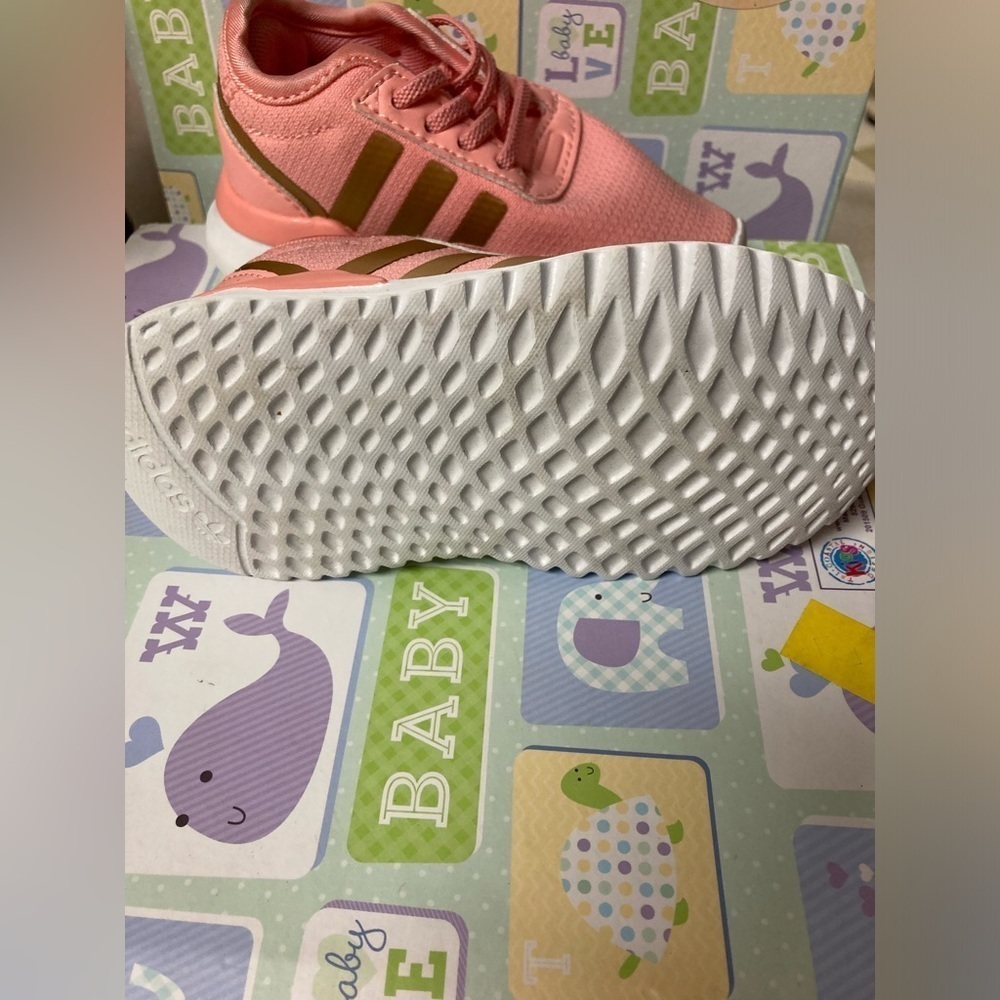 ADIDAS - Picture 3 of 4